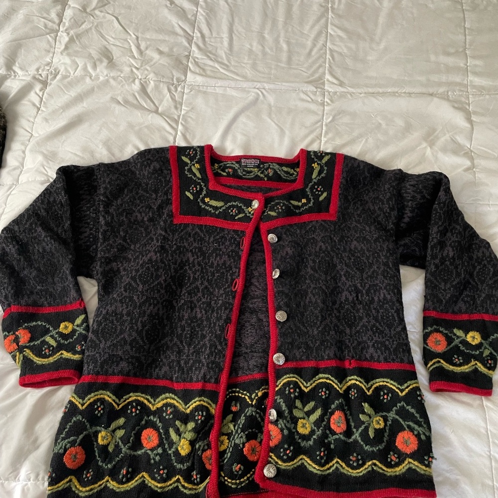 100% Wool Grey/Black/Red Floral Cardigan